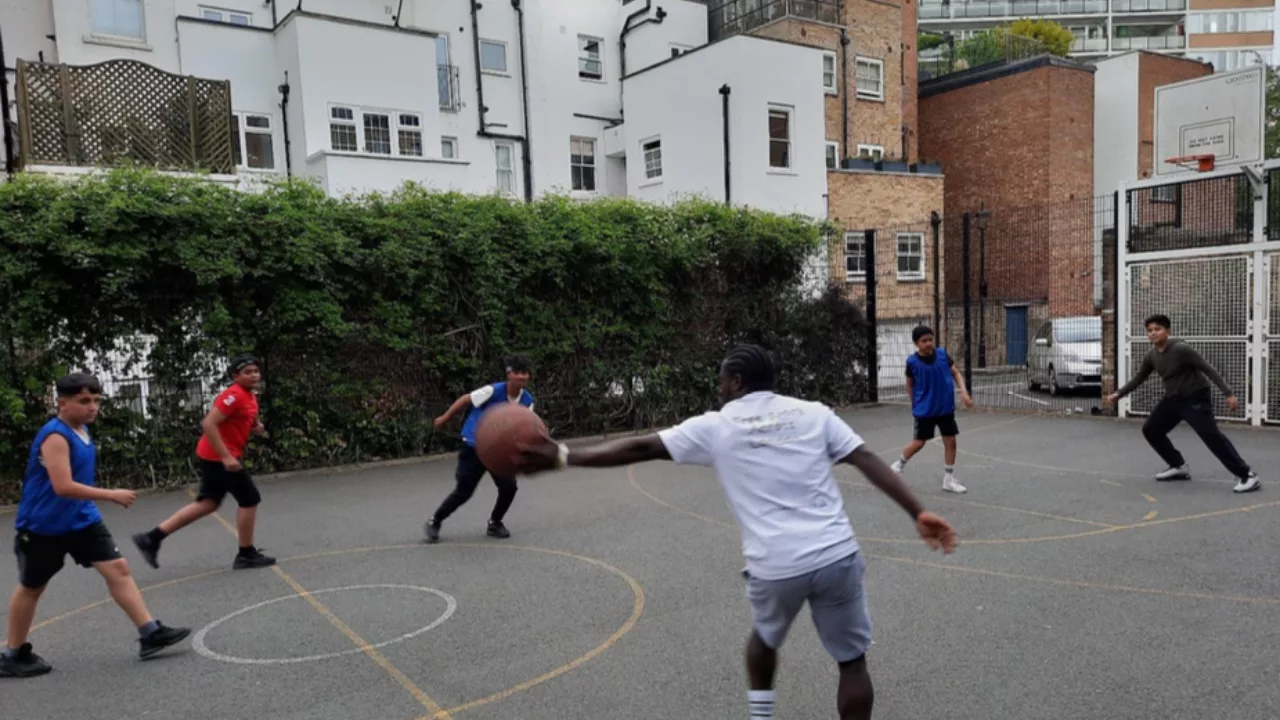 Basketball for young people and their friends - photo